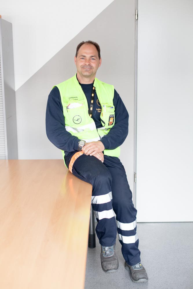 portrait_daniel_kummer-Lufthansa_cargo_staff-04