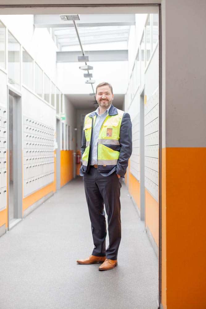 portrait_daniel_kummer-Lufthansa_cargo_staff-07