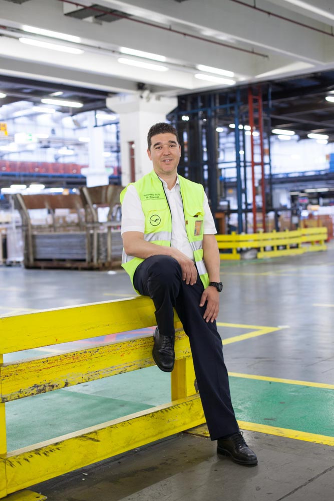 portrait_daniel_kummer-Lufthansa_cargo_staff-08